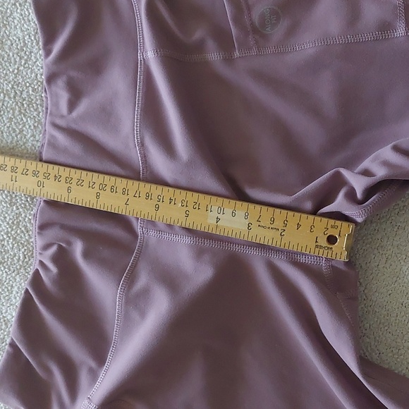 Along Fit Leggings - Picture 6 of 12